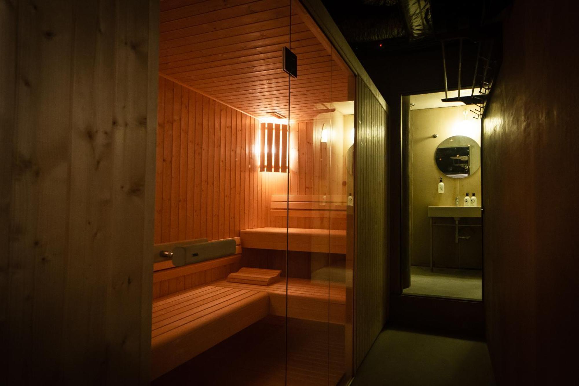 Zero Box Lodge Porto Bagian luar foto