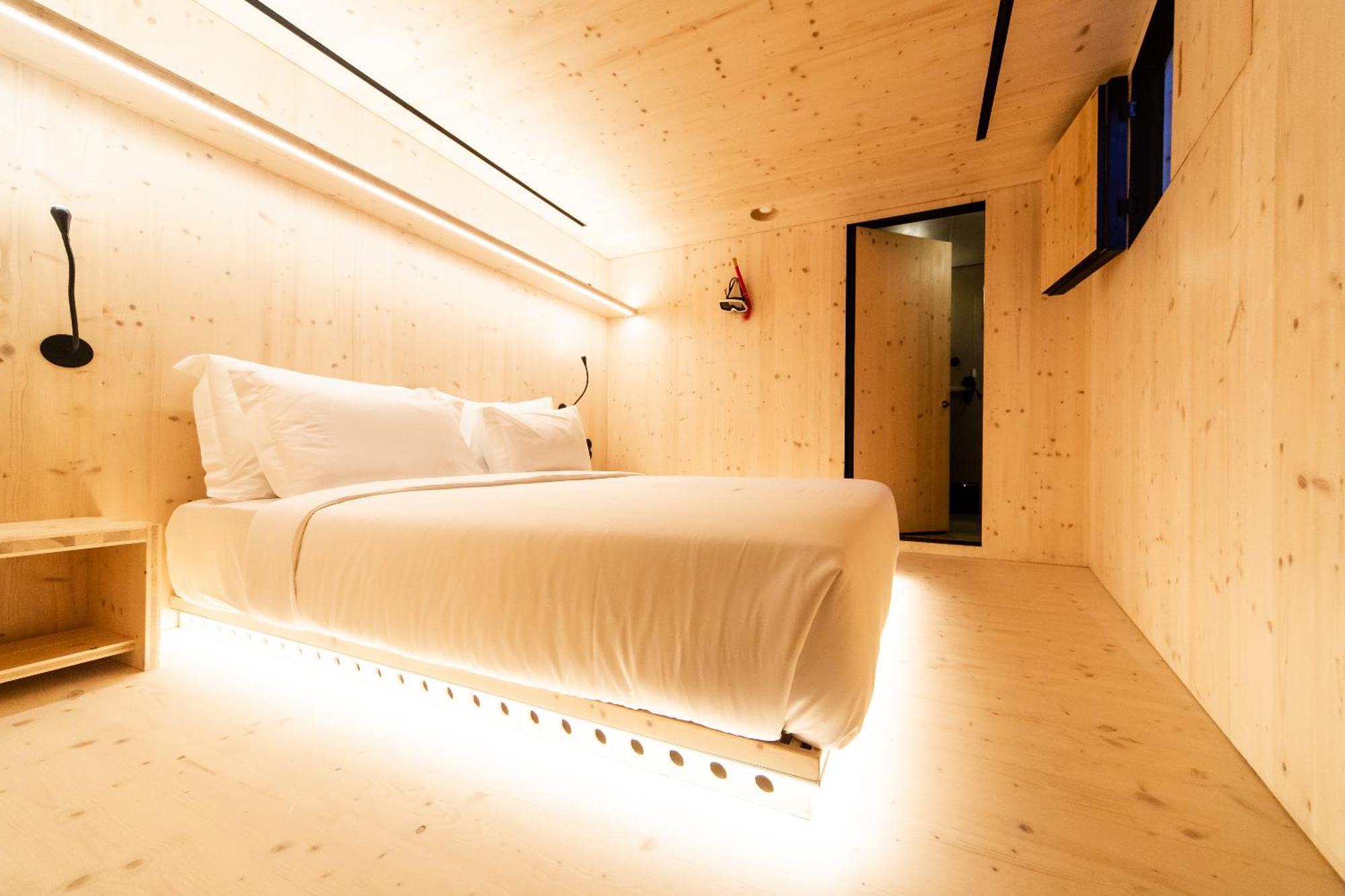 Zero Box Lodge Porto Ruang foto