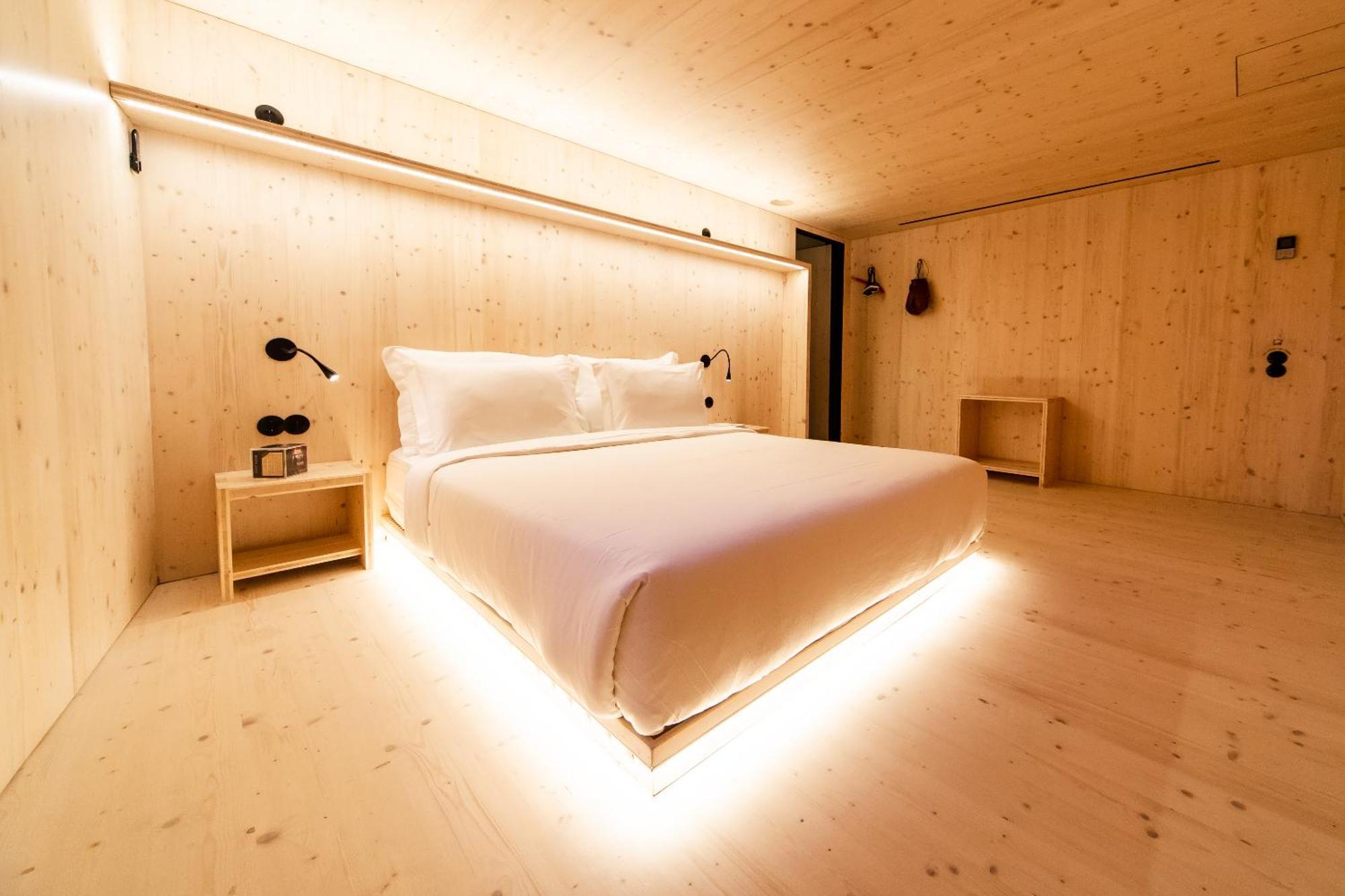 Zero Box Lodge Porto Bagian luar foto