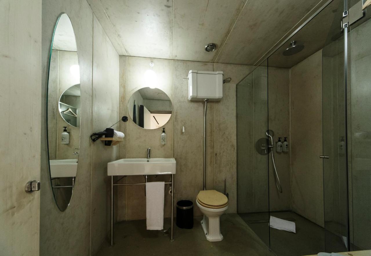 Zero Box Lodge Porto Bagian luar foto